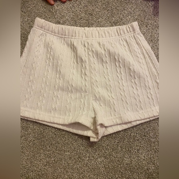 SHEIN Pants - White shein xs shorts.
